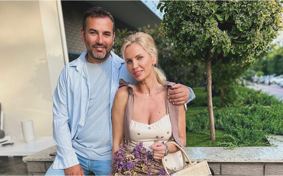 Andreea Bănică a dezvăluit secretul căsniciei cu Lucian Mitrea. Ce i-a ajutat pe ce doi soți să răm&acirc;nă &icirc;mpreună aproximativ 30 de ani: &bdquo;Am fost &icirc;ntrebată de multe ori&rdquo;